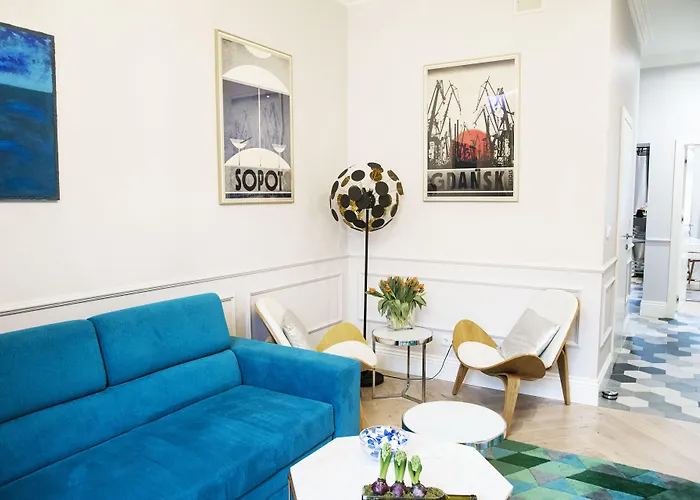 Апартаменты Maya's Flats & 44 - 3 On C