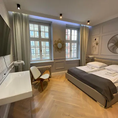 Maya's Flats & 44 - 3 On Chlebnicka Street Old Town Apartment