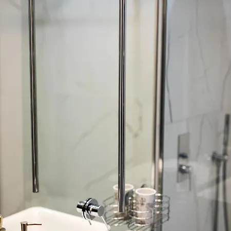 Maya's Flats 44 - Spacious In Old Town 아파트