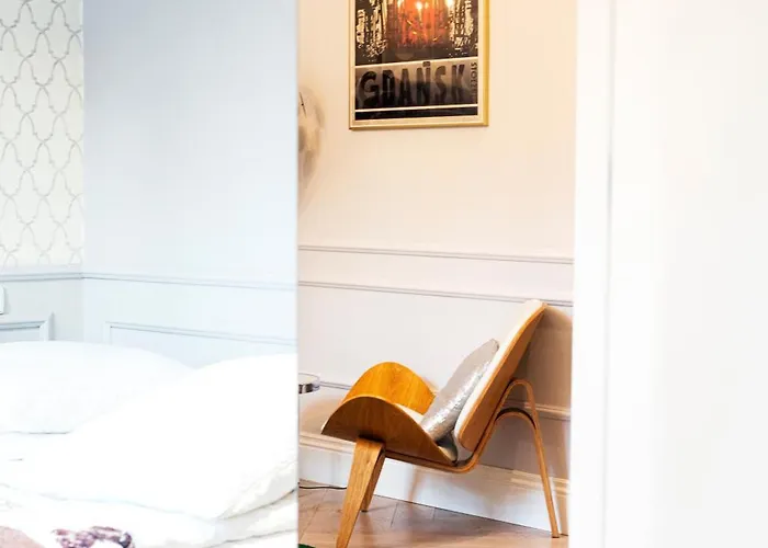 Maya's Flats & 44 - 3 On C