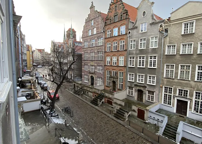 Maya's Flats & 44 - 3 On C *