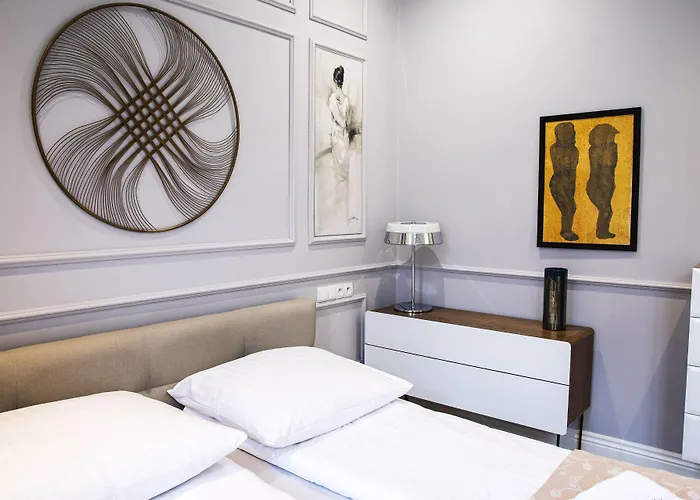 Maya's Flats & 44 - 3 On C Gdansk