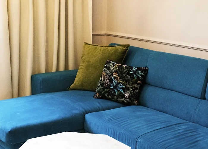 Maya's Flats & 44 - 3 On C דירה